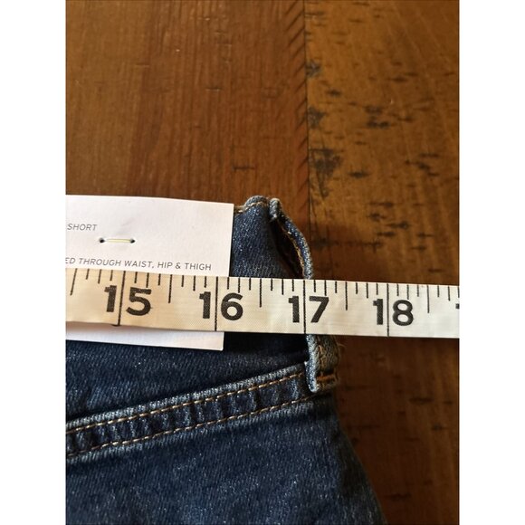 Eddie Bauer Boyfriend Midrise Denim Shorts Size 8 NWT - Picture 6 of 7